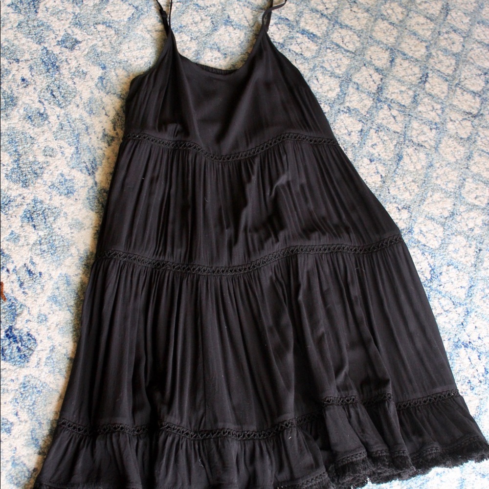 Causal black strapless dress